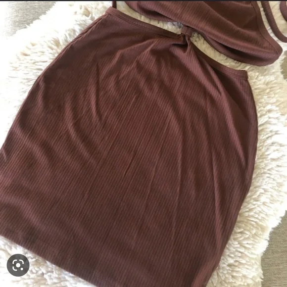 Hazel & Olive Halter Cut-Out Ribbed Knit mini dress in Brown, Size Medium - Picture 2 of 2